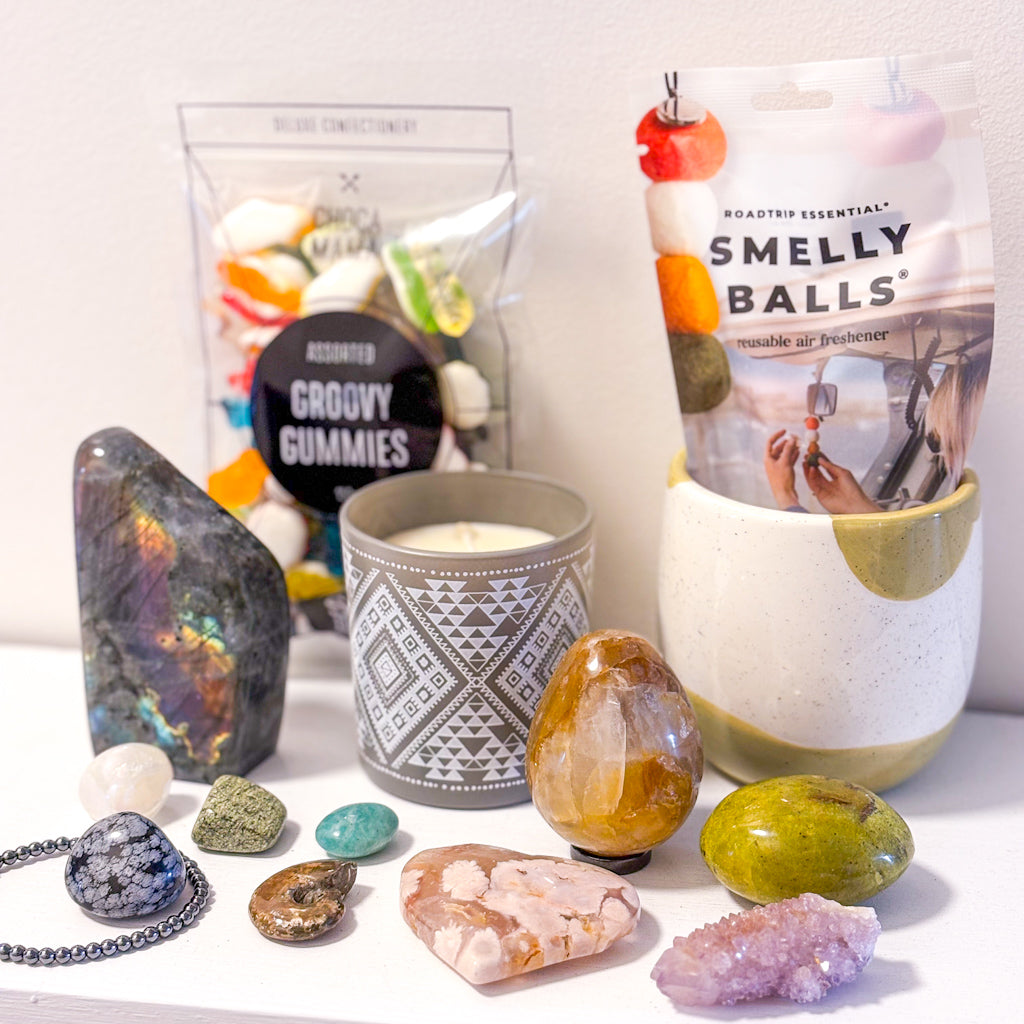 SUBSCRIPTION MYSTERY BOX - Good vibes & crystals gift box