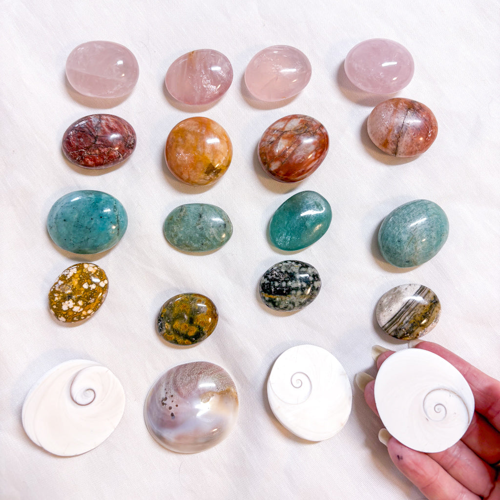 Mermaid palm stones crystal set 5