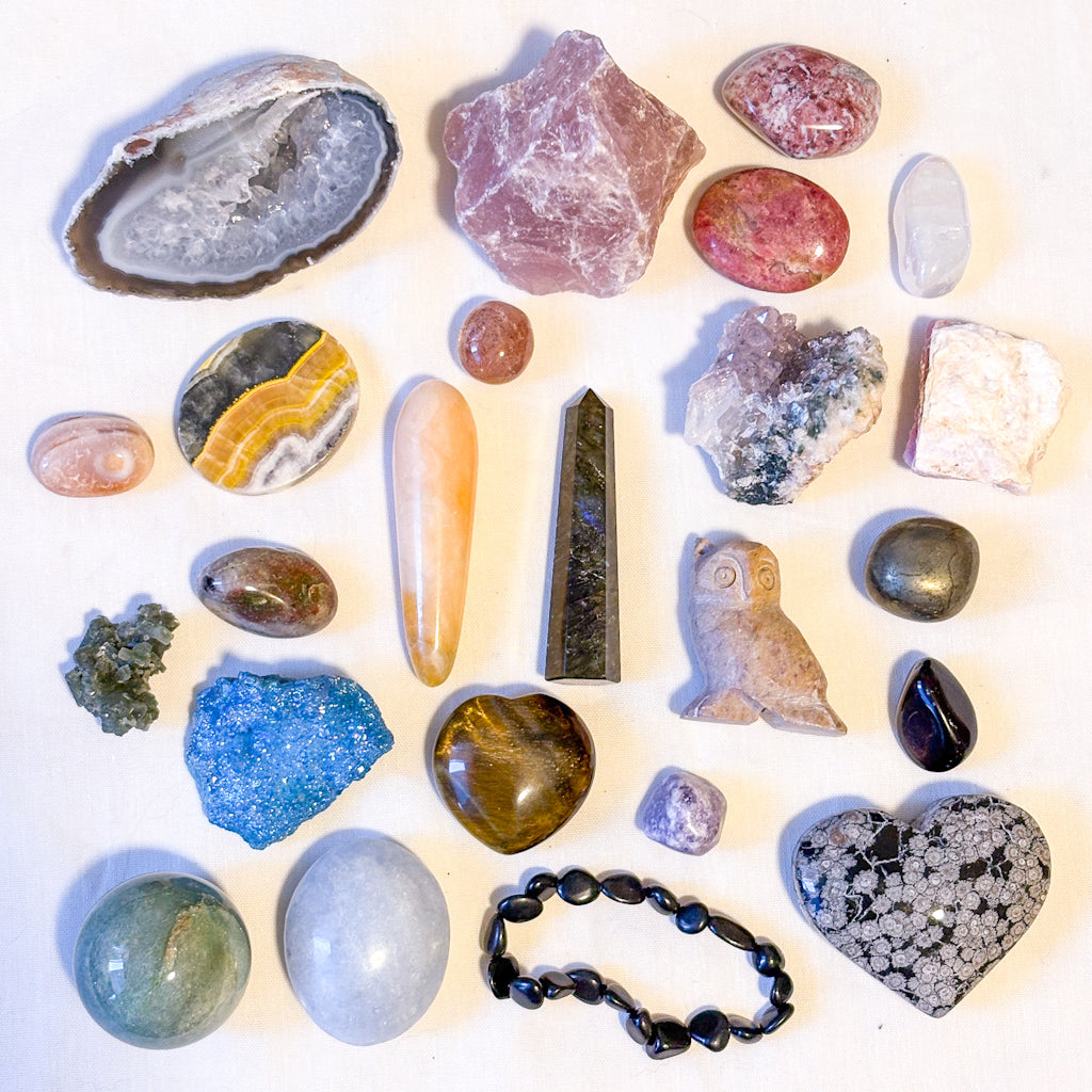 MYSTERY BOX - Crystals / clusters / gemstones gift box