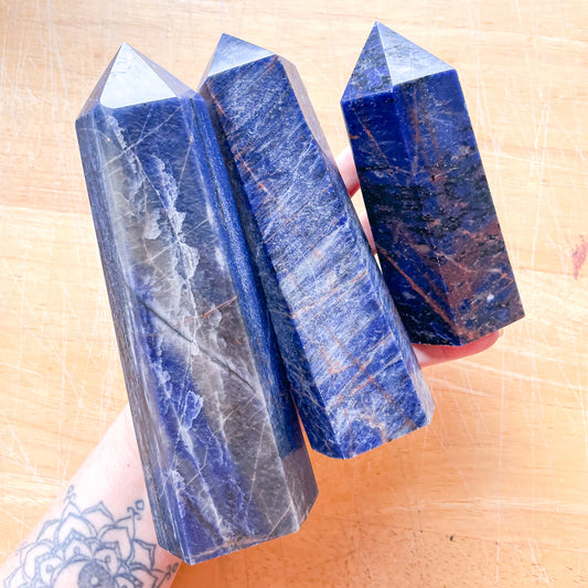 Sodalite crystal generator tower XL
