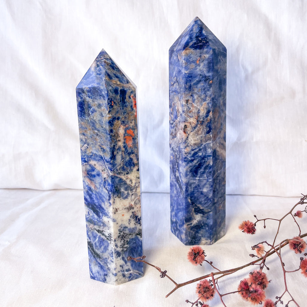 Sodalite crystal generator tower XL