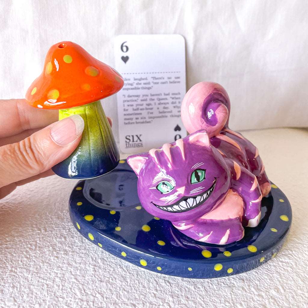 Alice in wonderland Cheshire cat toadstool salt n pepper set