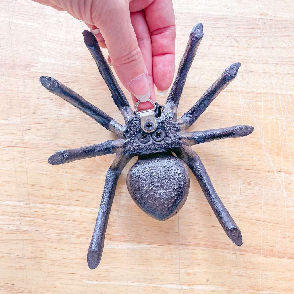 Cast iron spider statue - huntsman giant spider