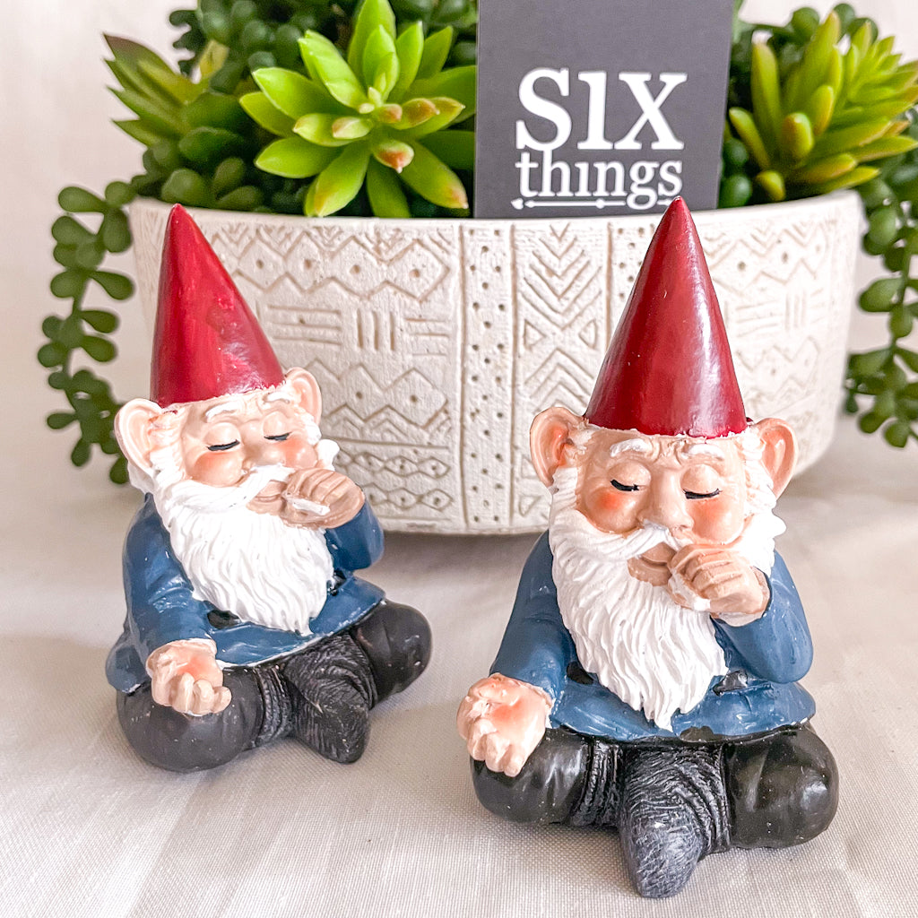 Pot smoking garden gnome S