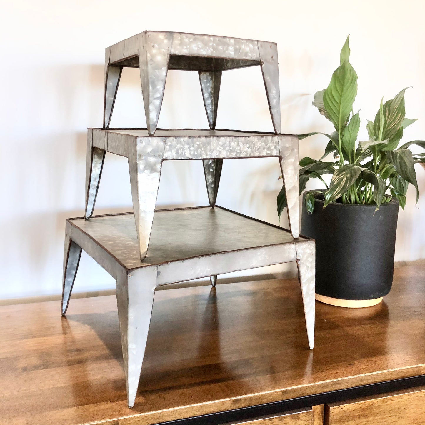 Set 3 metal plant stand display table