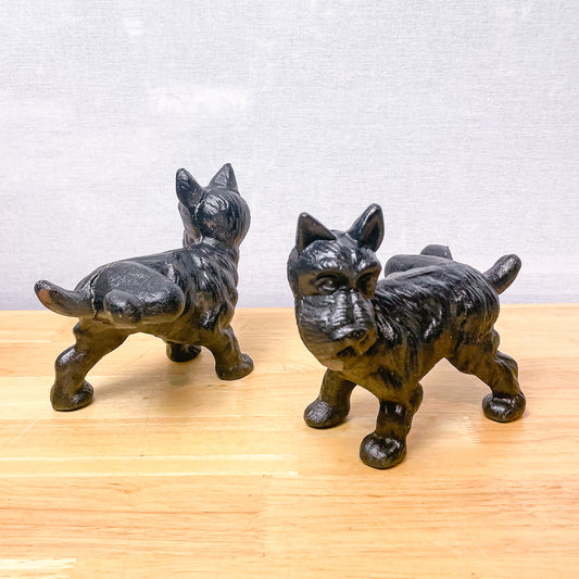 Naughty peeing puppy dog cast iron vintage door stop / bookend