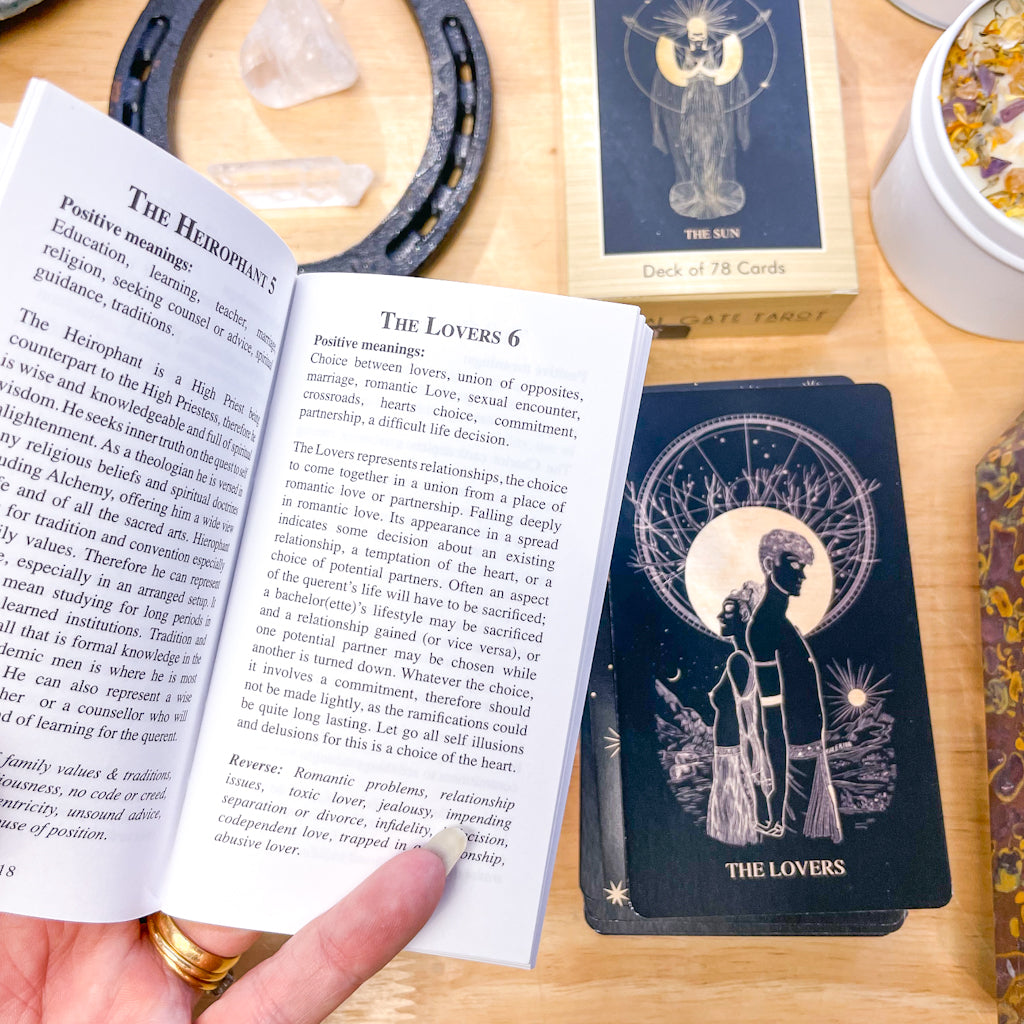 Oracle Tarot reading deck / card set