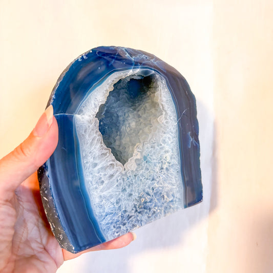 Blue Agate cave crystal bookend / statue 1.4kg 14.5cm