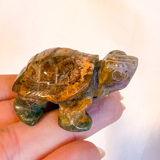 Crystal turtle carving