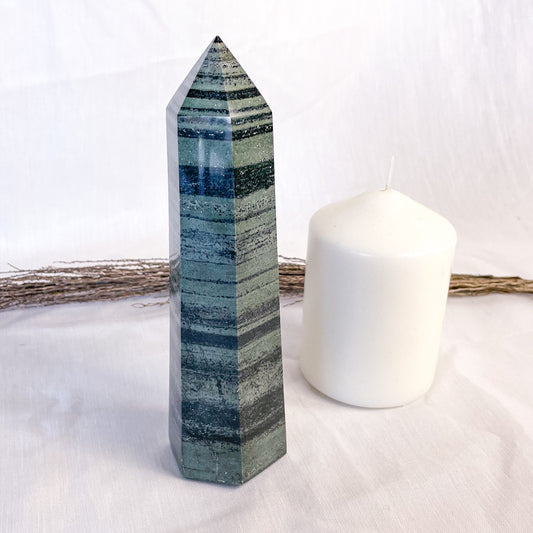 Green hair jasper crystal generator 13cm