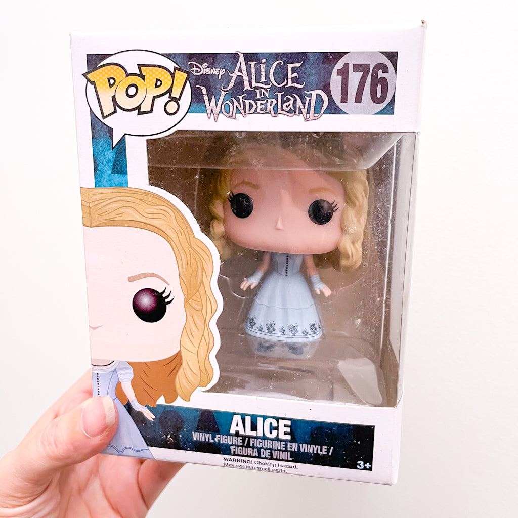 Alice in wonderland vintage pop