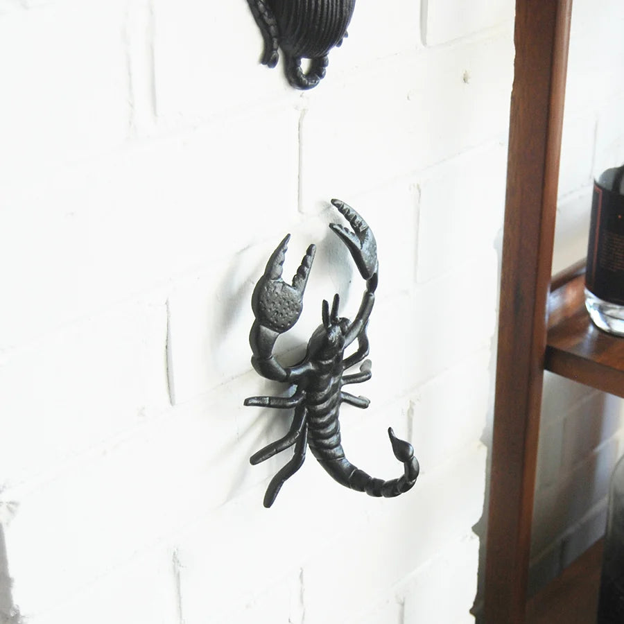 Scorpion statue / wall hanging