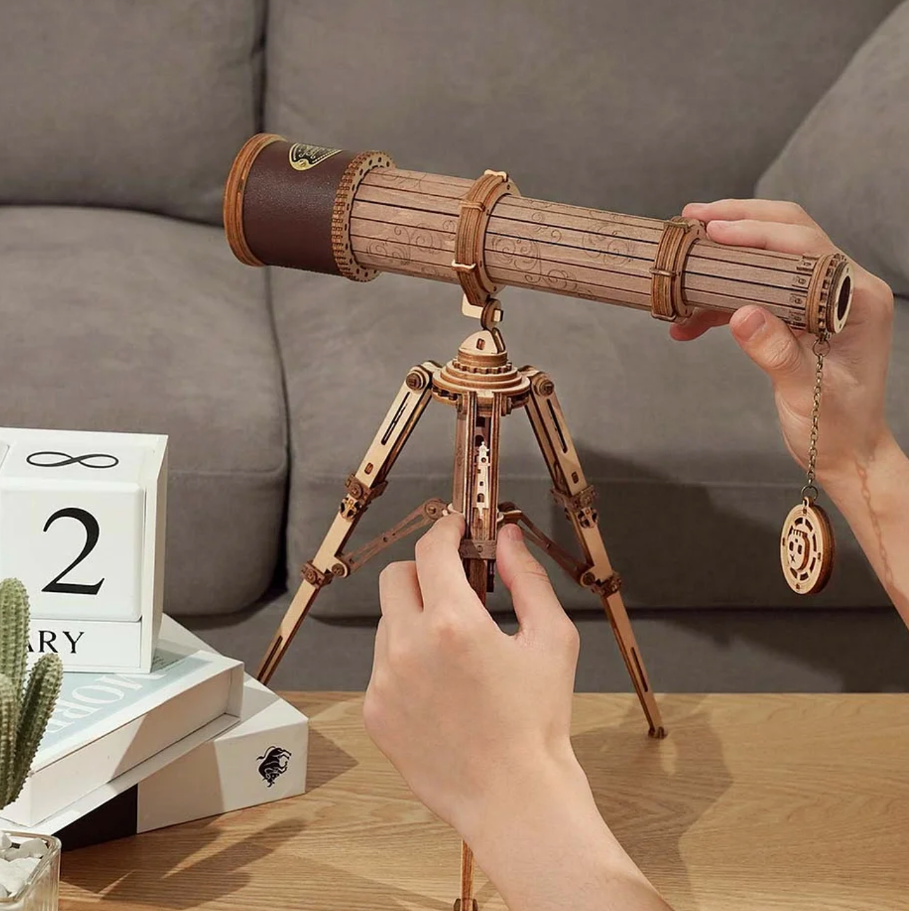 Monocular telescope DIY Wooden puzzle Kit statue