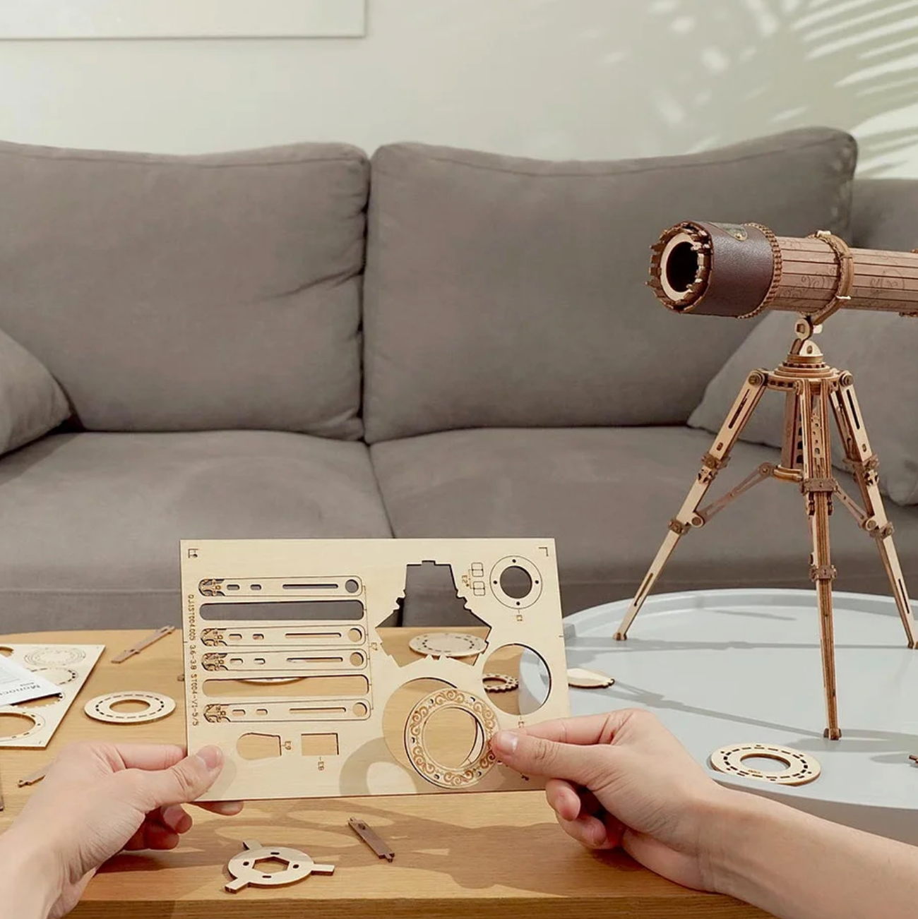 Monocular telescope DIY Wooden puzzle Kit statue