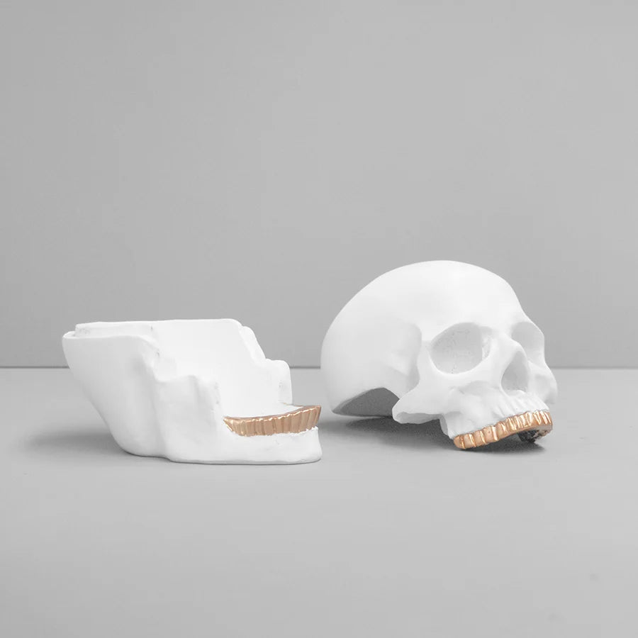 Gangsta skull storage jar