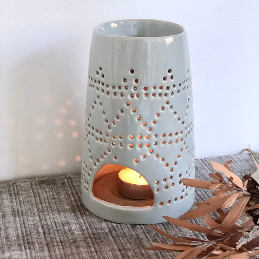 Oil burner tea light candle holder
