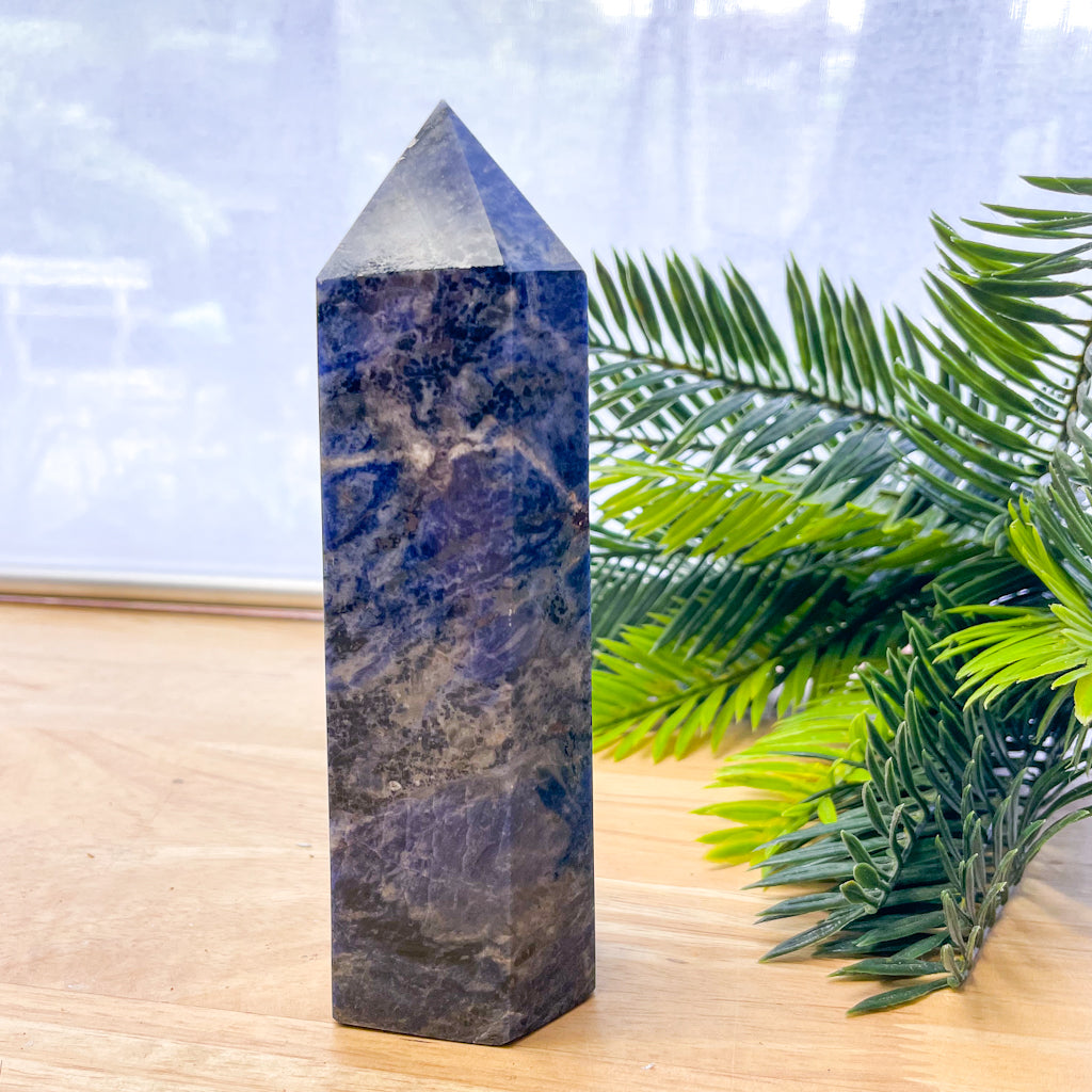 Sodalite crystal generator tower XL