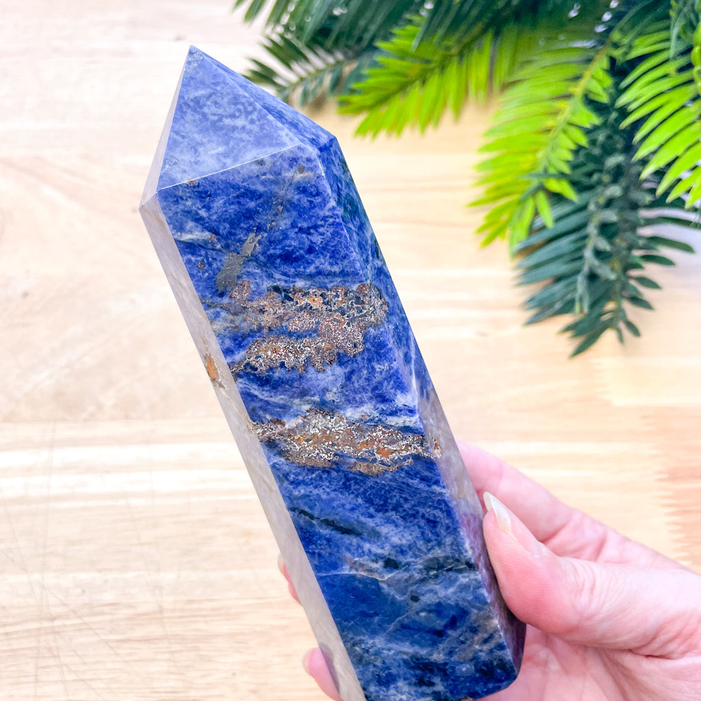 Sodalite crystal generator tower XL