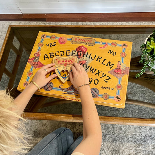 Witchy Ouija board / vintage swami spirit board game with planchette