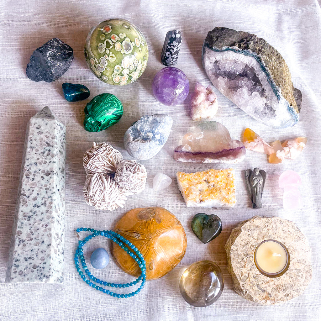 MYSTERY BOX - Crystals / clusters / gemstones gift box