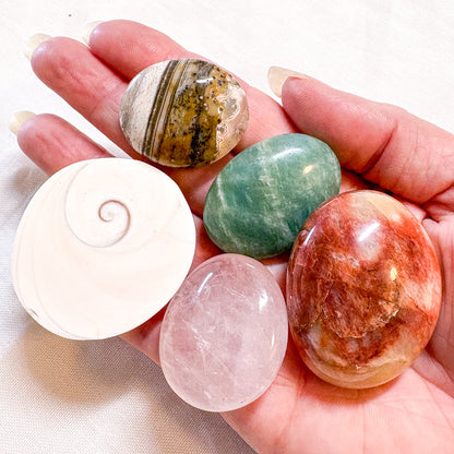 Mermaid palm stones crystal set 5