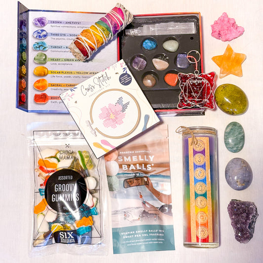 SUBSCRIPTION MYSTERY BOX - Good vibes & crystals gift box