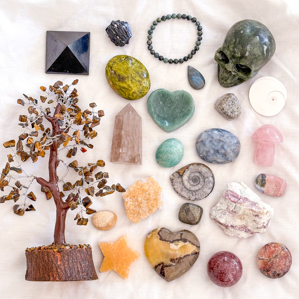 MYSTERY BOX - Crystals / clusters / gemstones gift box