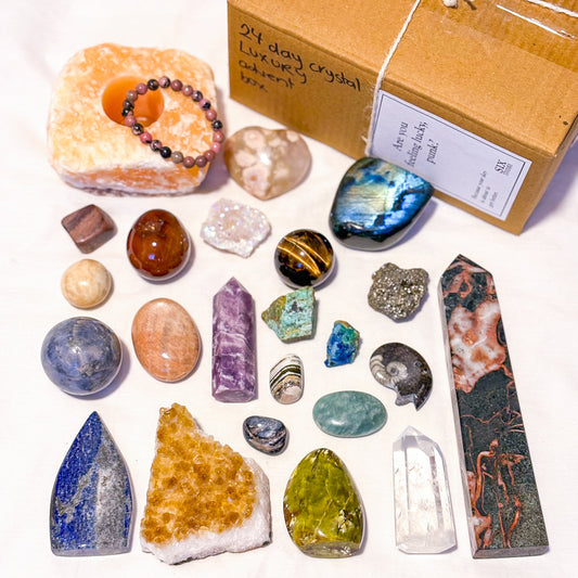 Preorder - 2025 Crystal lover Christmas advent calendar gift box