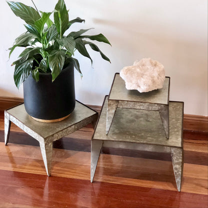 Set 3 metal plant stand display table