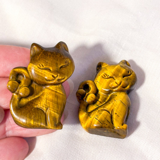 Tiger eye crystal cat carving