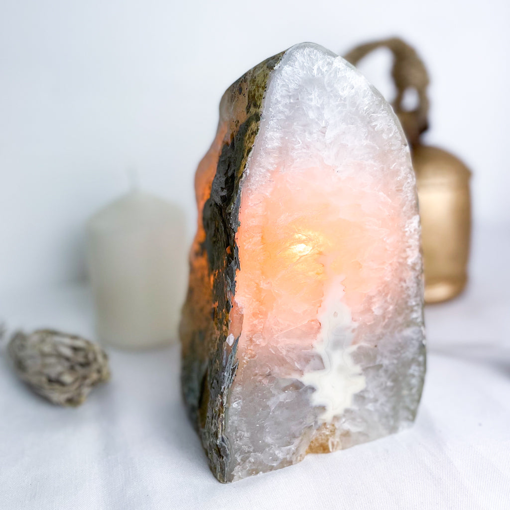 Clear quartz + Agate crystal geode lamp 1.8kg