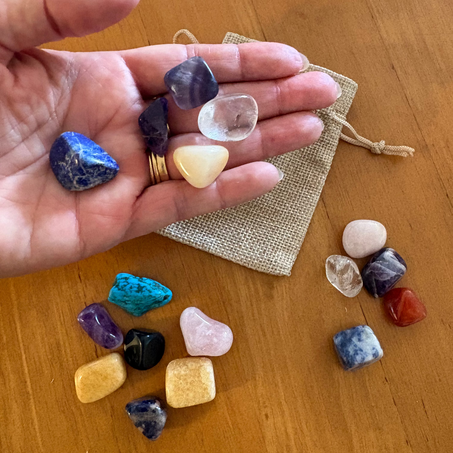 Tumble stone crystal set in bag