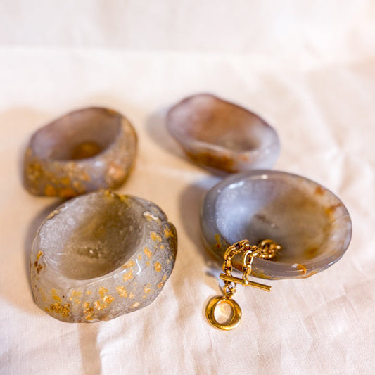 Agate crystal bowl stone carving