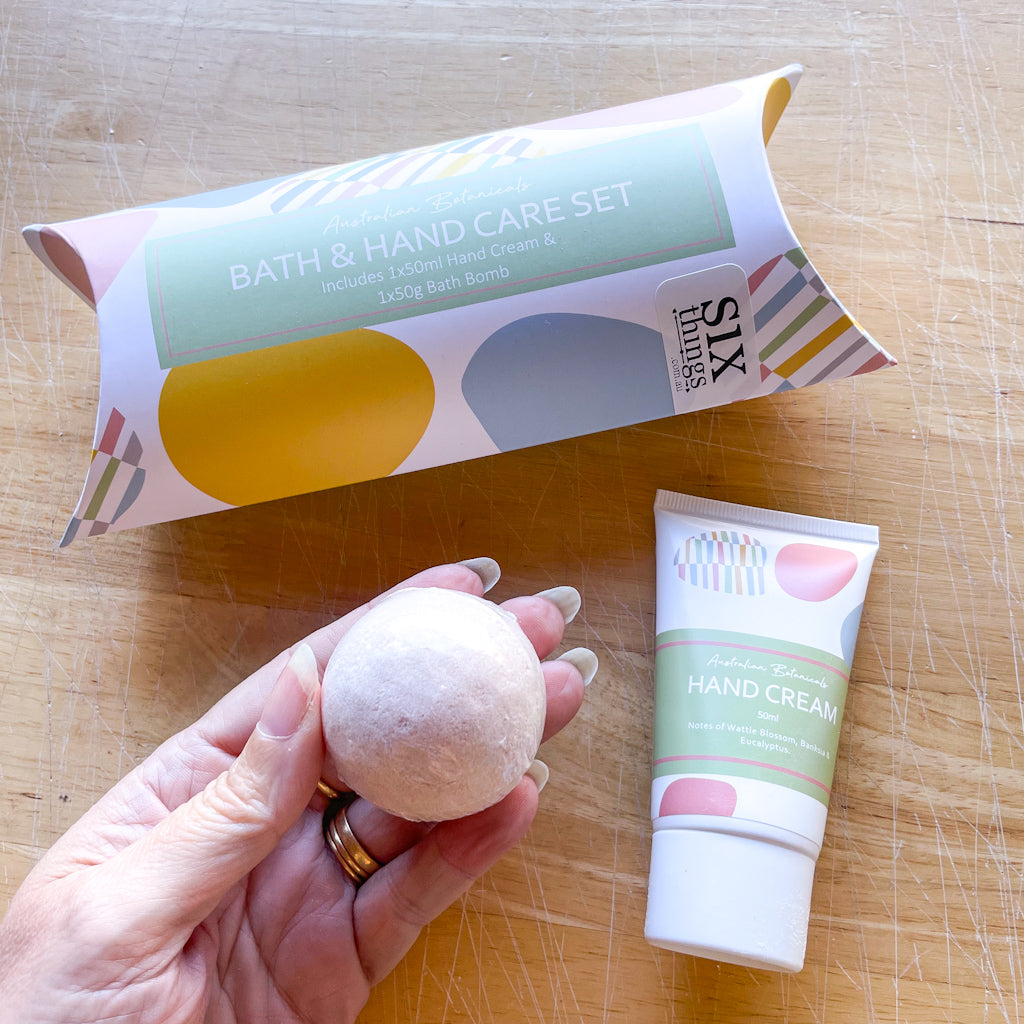 Good vibes gift hand cream & bath bomb set