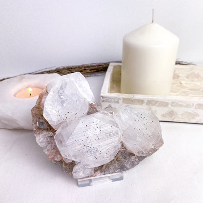 Apophyllite, morganite + goethite crystal cluster