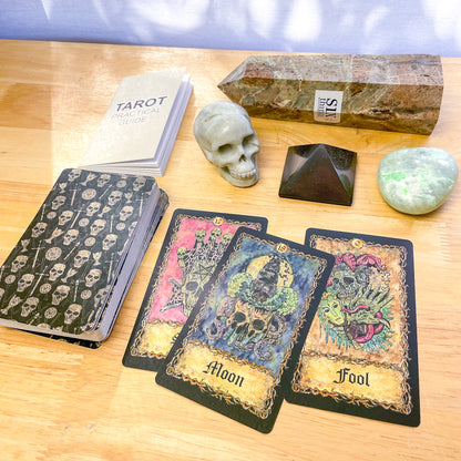 Skull Tarot reading deck / card set