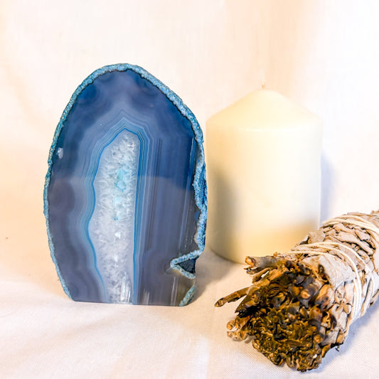 Blue Agate crystal bookend / statue 800g 11.5cm