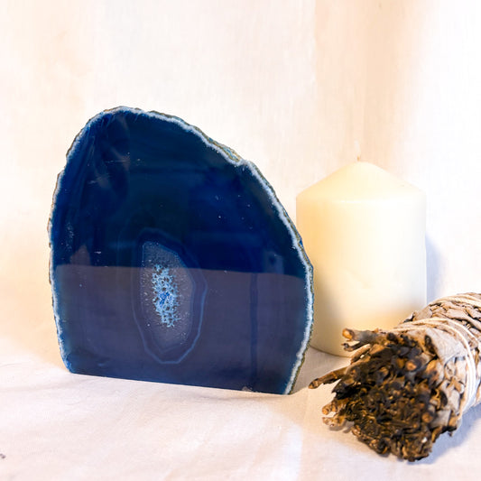 Blue Agate crystal bookend / statue 1kg 12.5cm