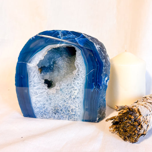 Blue Agate cave crystal bookend / statue 1.4kg 14.5cm
