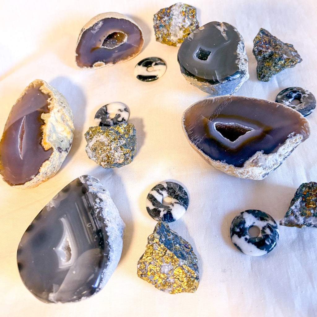 Agate, jasper and peacock ore crystals (set of 3)