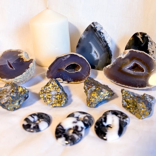 Agate, jasper and peacock ore crystals (set of 3)