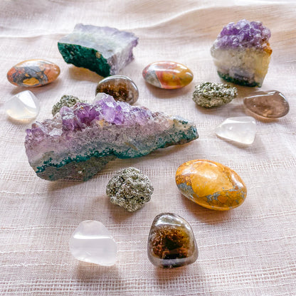 Crystal box - stress relief - healing & protection crystal pack - 5 crystal set