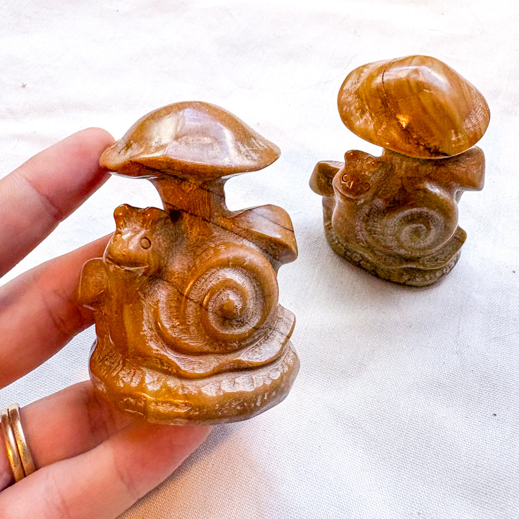 Jasper crystal snail and mushroom statue