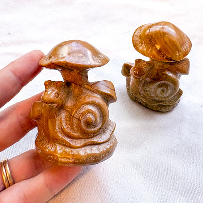 Jasper crystal snail and mushroom statue