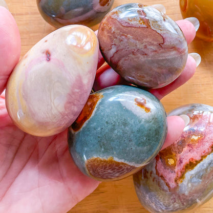 Desert jasper crystal palm stone