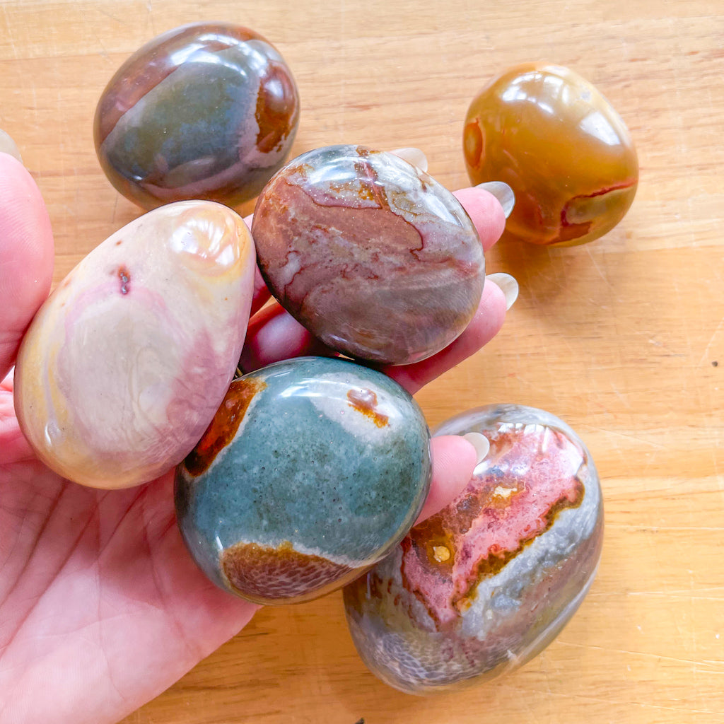 Desert jasper crystal palm stone