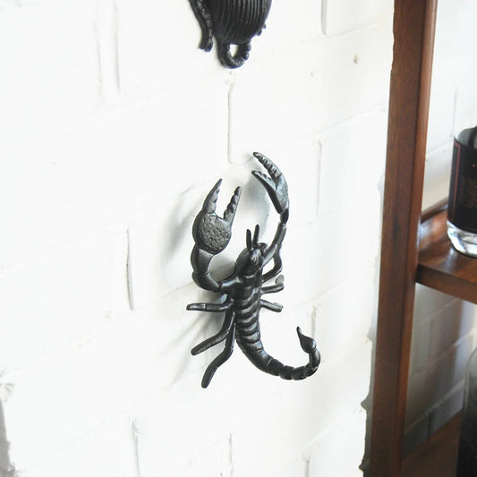Scorpion statue / wall hanging