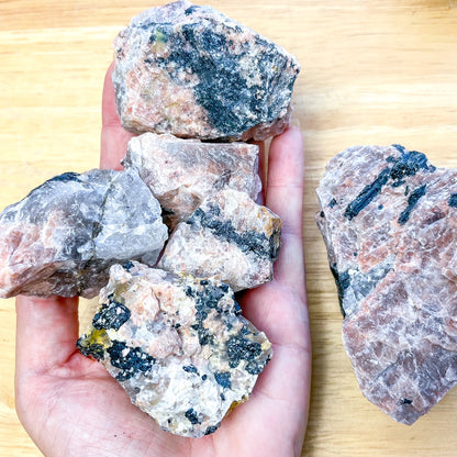 Unicorn stone / pegmatite crystal raw stone