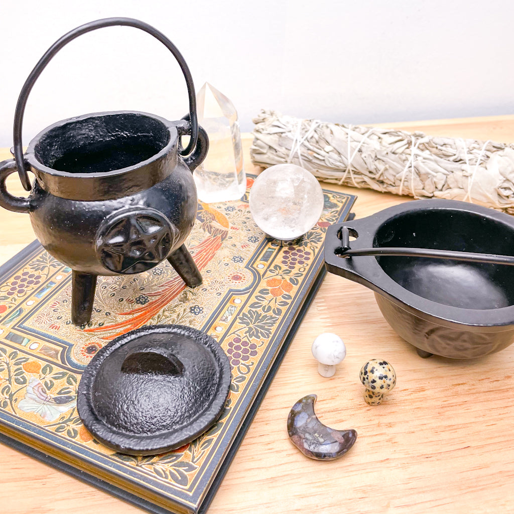 Witches cauldron cast iron metal pot