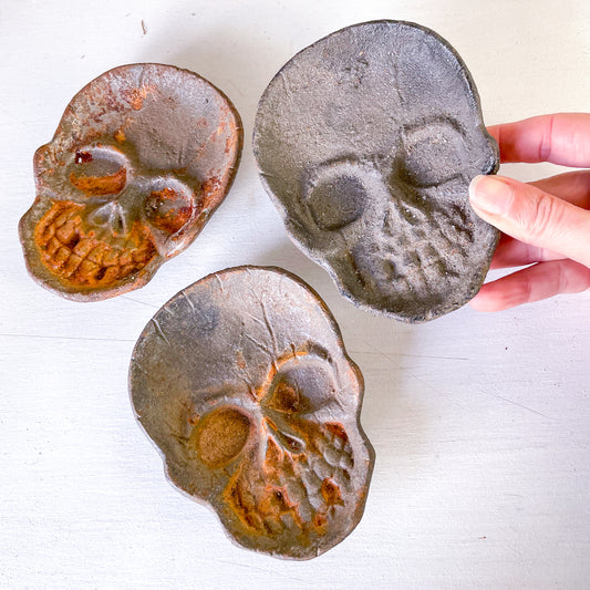 Skull vintage rusty cast iron dish